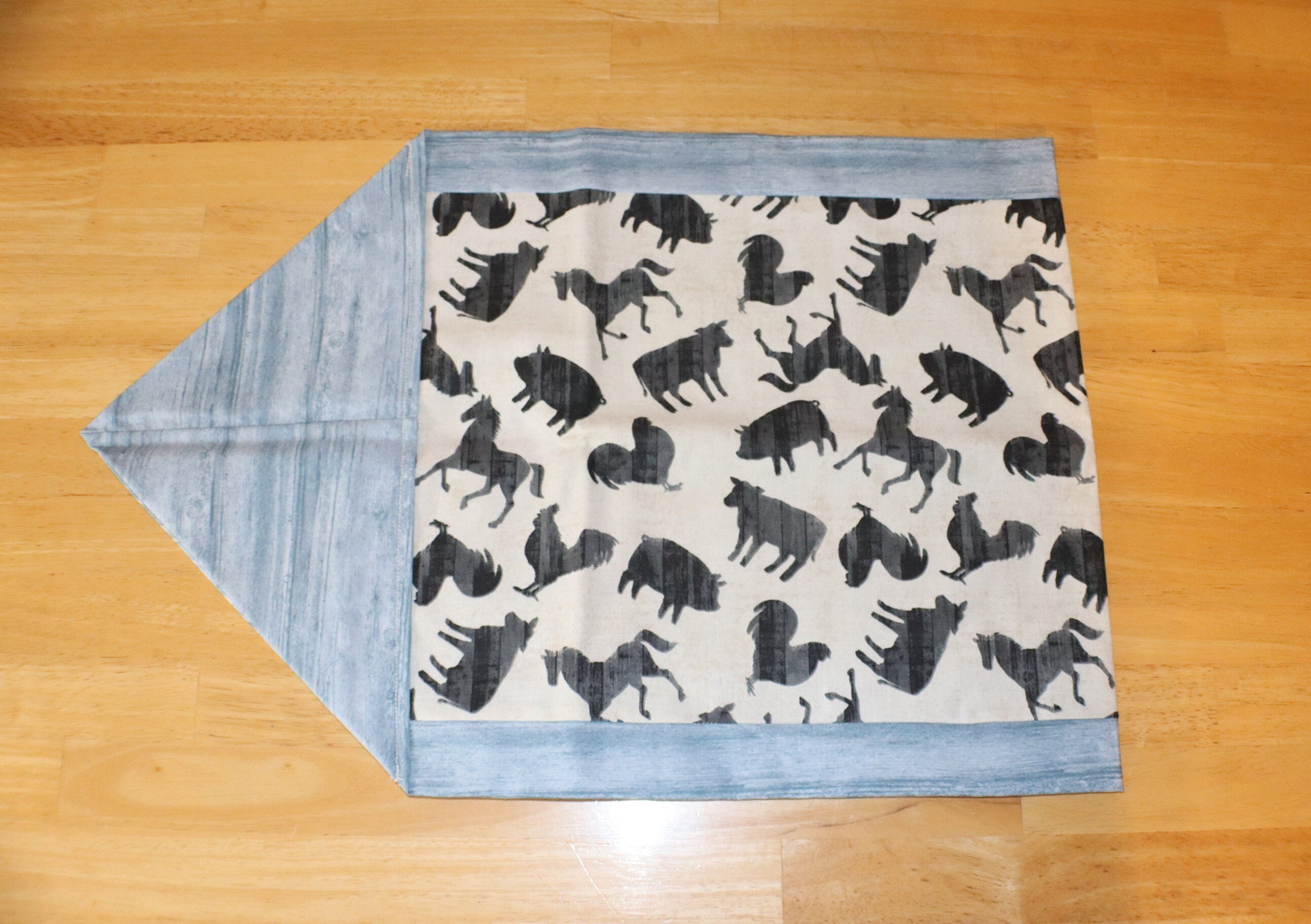 Farm Animal Table Runner
