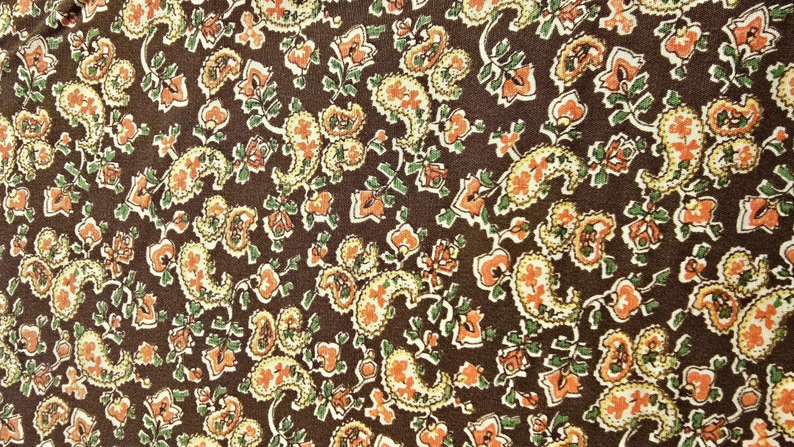 Brown Paisley Small Print Quilt Fabric